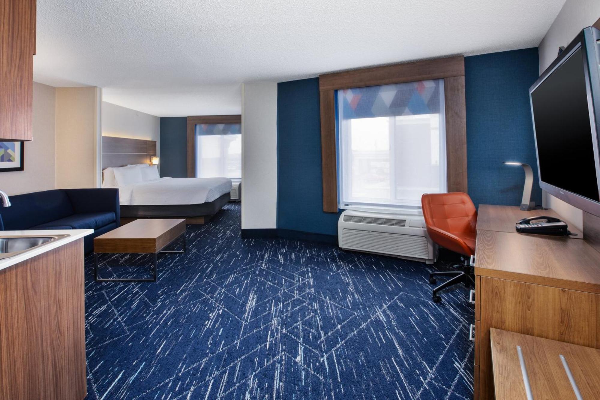 Holiday Inn Express Hotel & Suites Auburn Hills By Ihg Екстериор снимка