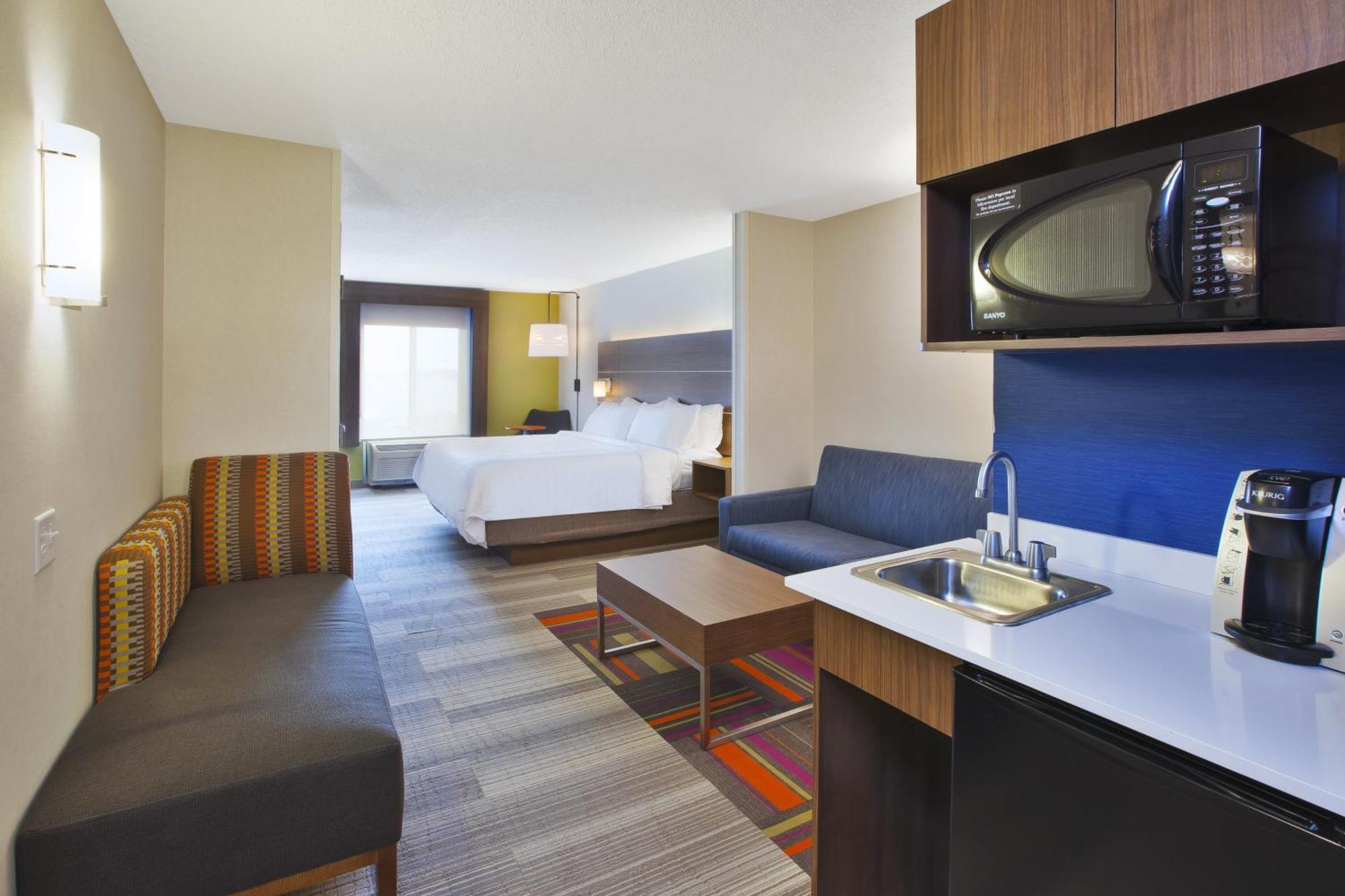 Holiday Inn Express Hotel & Suites Auburn Hills By Ihg Екстериор снимка