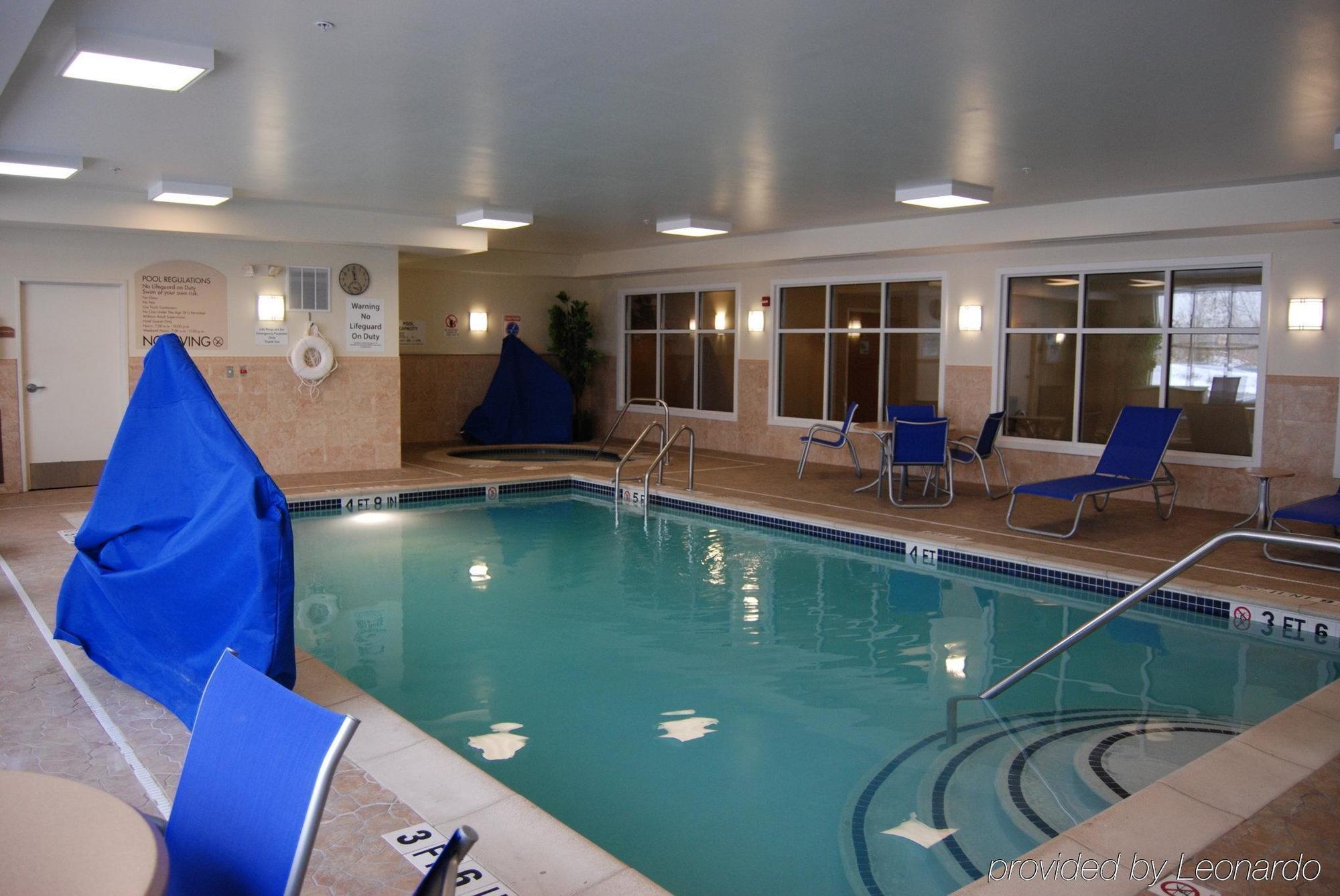 Holiday Inn Express Hotel & Suites Auburn Hills By Ihg Екстериор снимка
