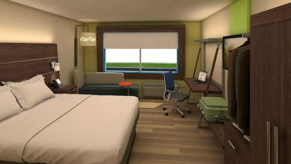 Holiday Inn Express Hotel & Suites Auburn Hills By Ihg Екстериор снимка